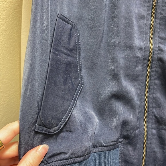 CLOSET CLEAROUT: WOMENS NAVY BOMBER JACKET SZ S - Picture 3 of 4